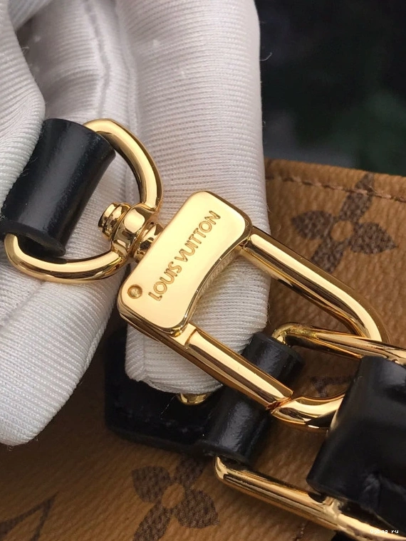 PETIT VUITTON PLAT LOUIS SAC 0819